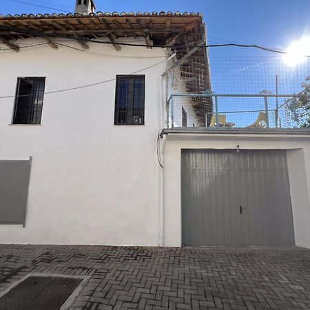 Onetwosleep Guesthouse Shkoder Bagian luar foto