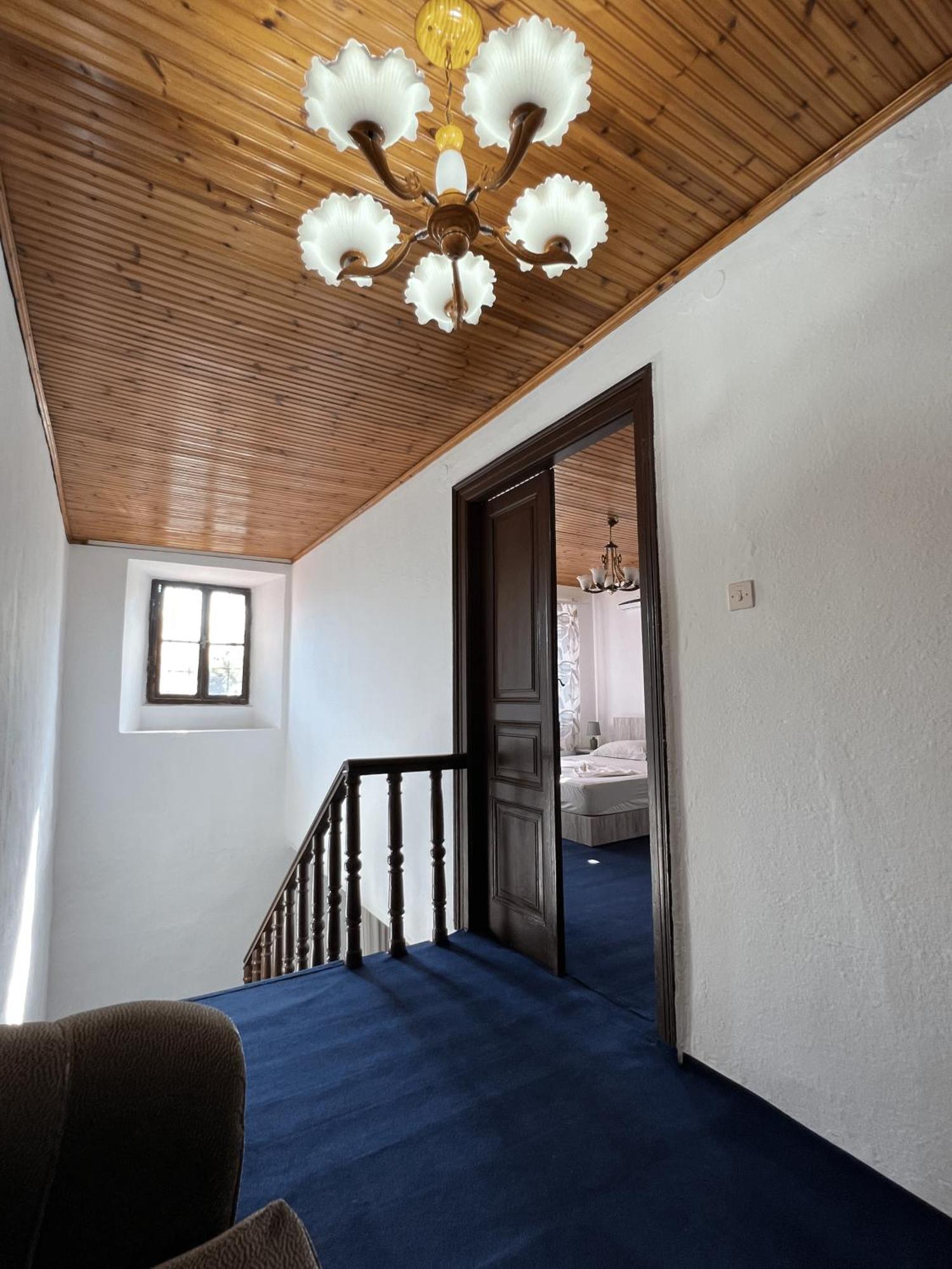 Onetwosleep Guesthouse Shkoder Bagian luar foto
