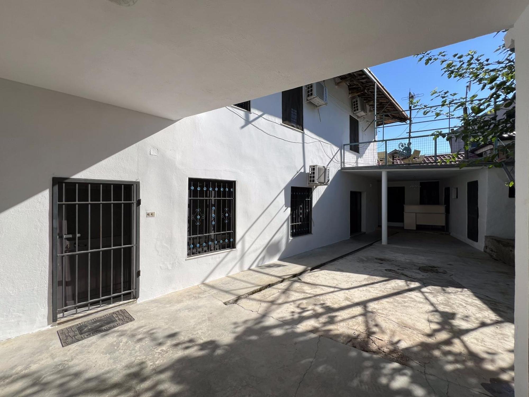 Onetwosleep Guesthouse Shkoder Bagian luar foto