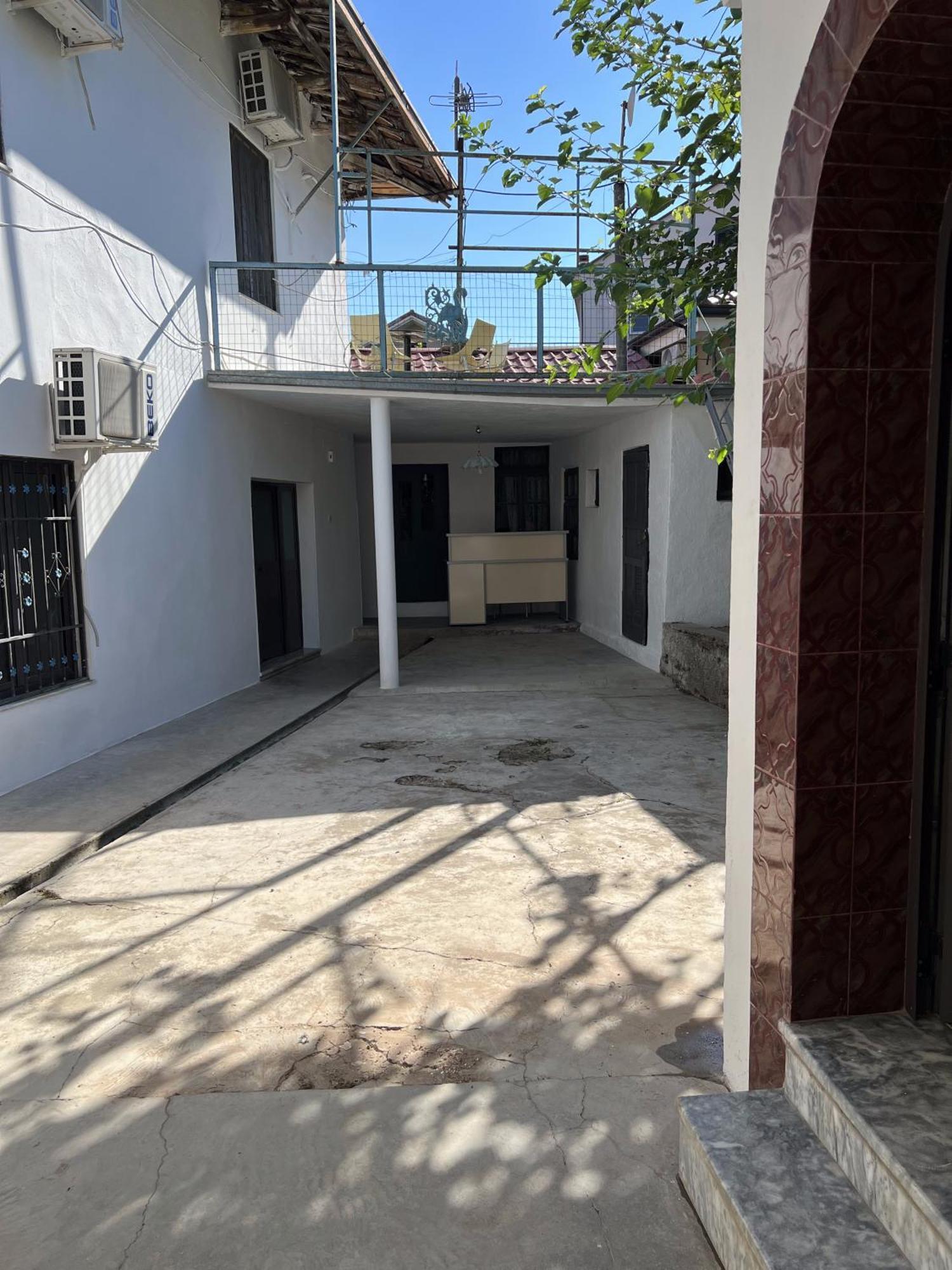 Onetwosleep Guesthouse Shkoder Bagian luar foto