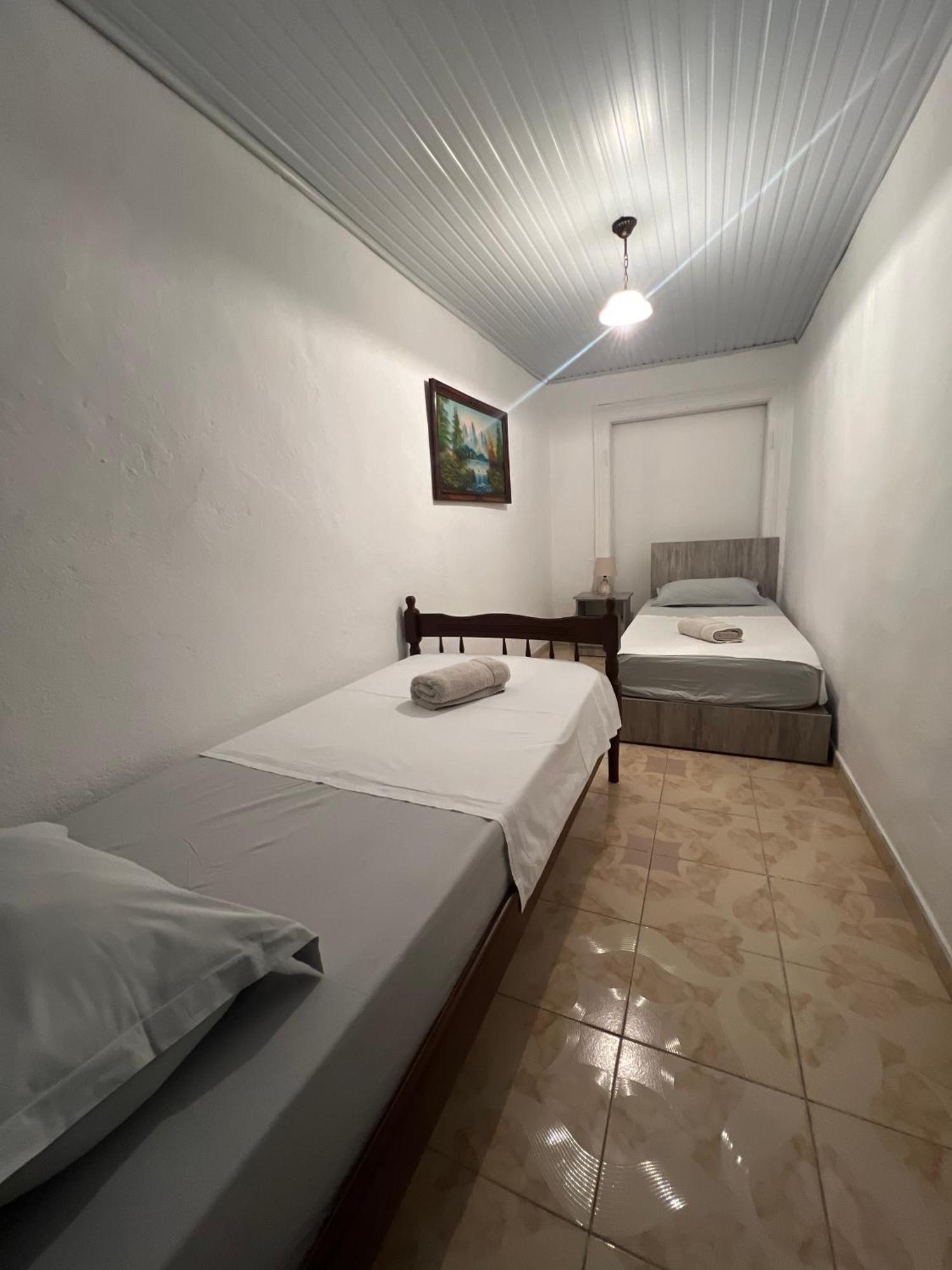 Onetwosleep Guesthouse Shkoder Bagian luar foto